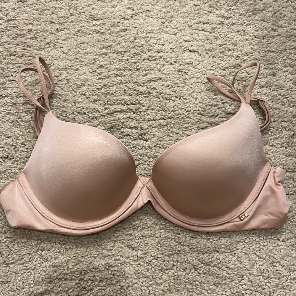 COPY - Victoria’s Secret 34B lightly lined nude bra